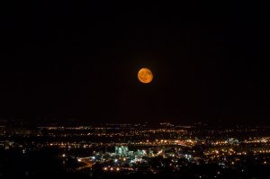 red-moon-